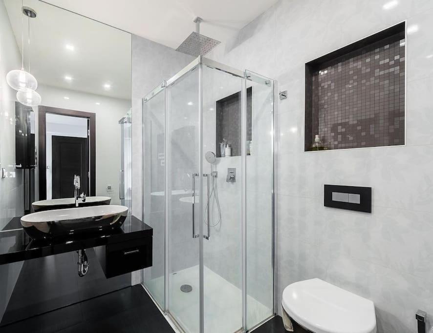 Luxusni S Terasou A Garazi Apartmán